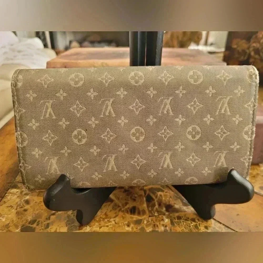 Louis Vuitton Mini Lin Monogram Wallet - Picture 2 of 10